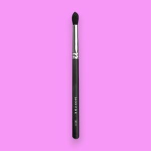 Morphe M139 Tapered Crease Blender Eyeshadow Brush